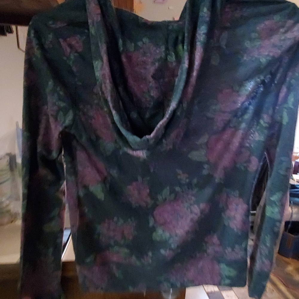 Long sleeve zip up aeropostale light material shir - Picture 2 of 3